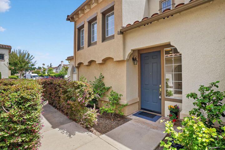 Property Photo: 612 Villa Centre Way CA 95128
