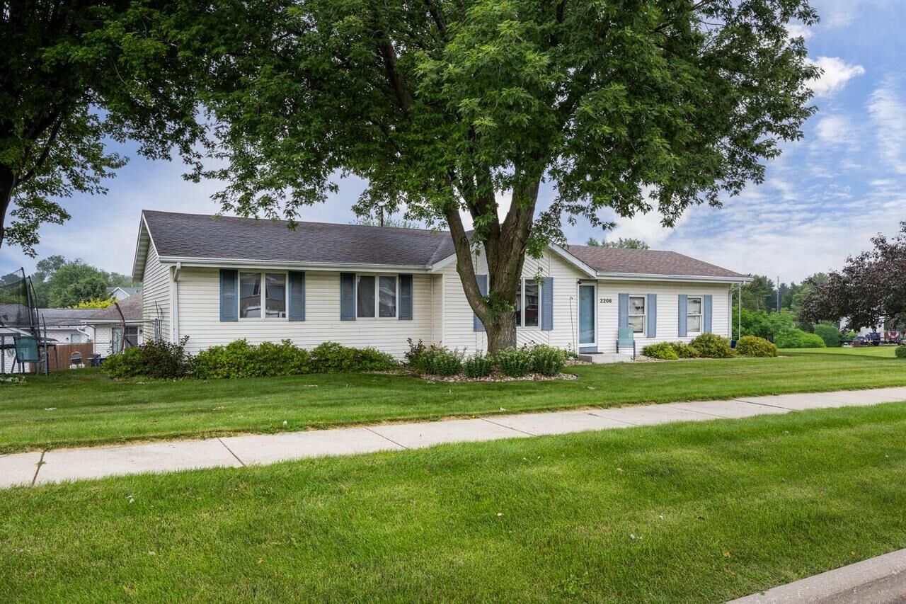 Property Photo: 2206 Green Valley Drive WI 53546