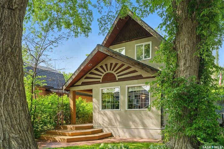 318 28th Street W  Saskatoon SK S7L 0K5 photo
