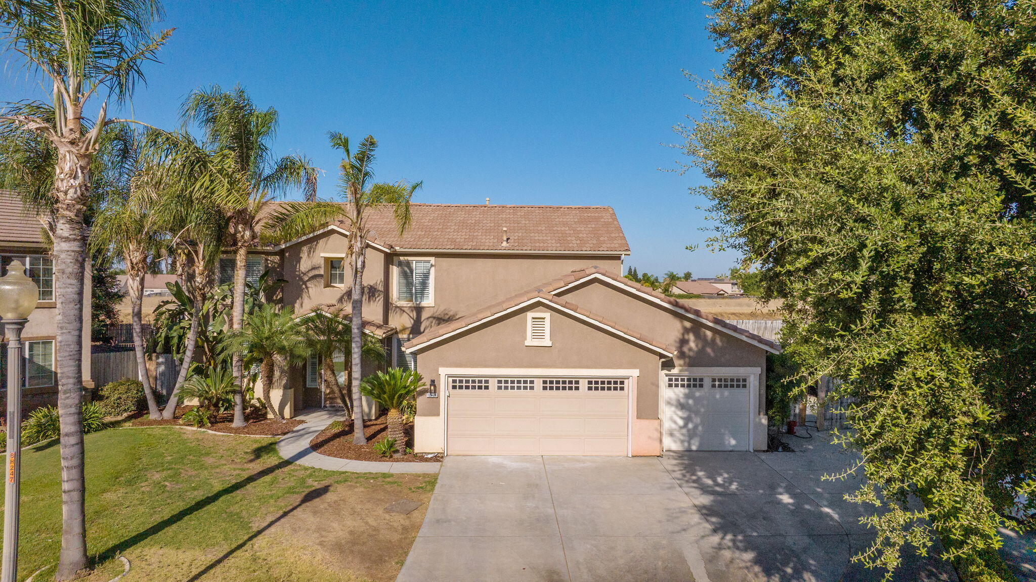 Property Photo: 10424 Malaguena Court CA 93312