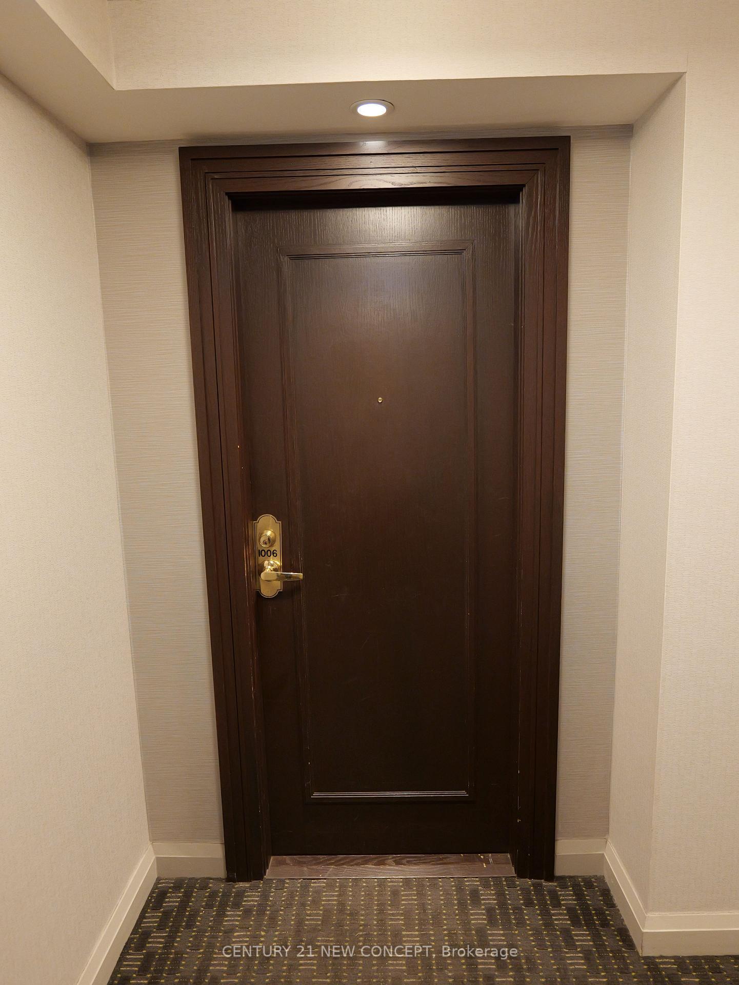 Property Photo: 18 Parkview Avenue S 1006 ON M2N 7H7