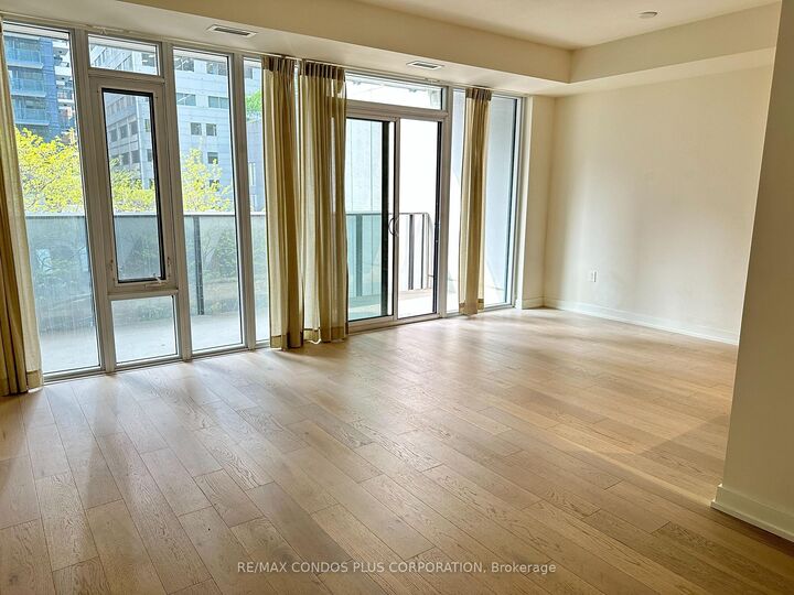 Property Photo: 330 Richmond Street W 518 ON M5V 1X2