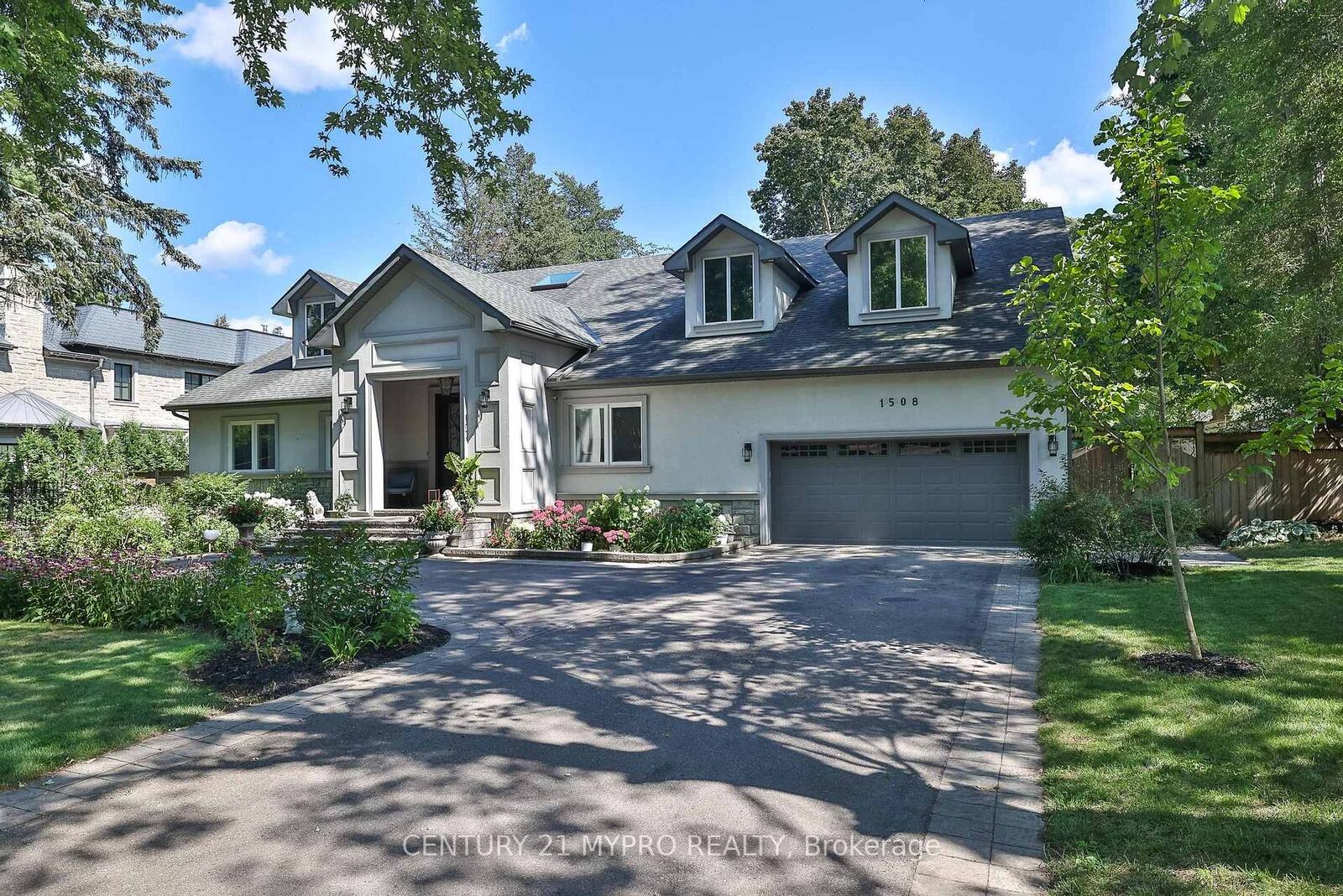 Photo de la propriété:  1508 Oakhill Drive  ON L6J 1Y5 