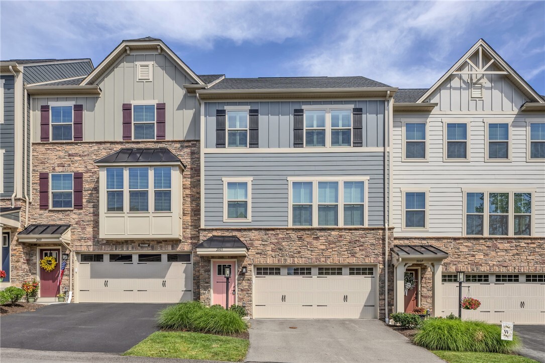 Property Photo: 2005 Lampl Ln PA 15644