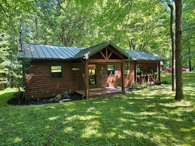Property Photo:  15 Center Lane  PA 16345 