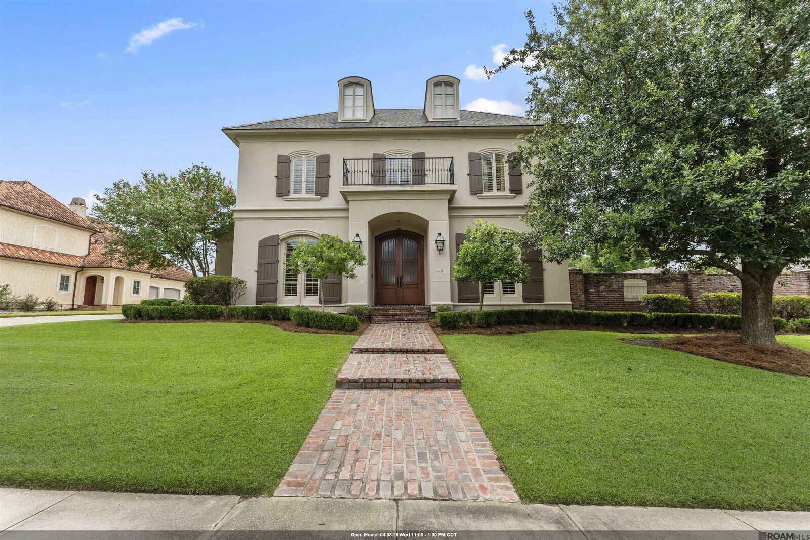 Property Photo: 2611 Cedar Lodge Dr LA 70809