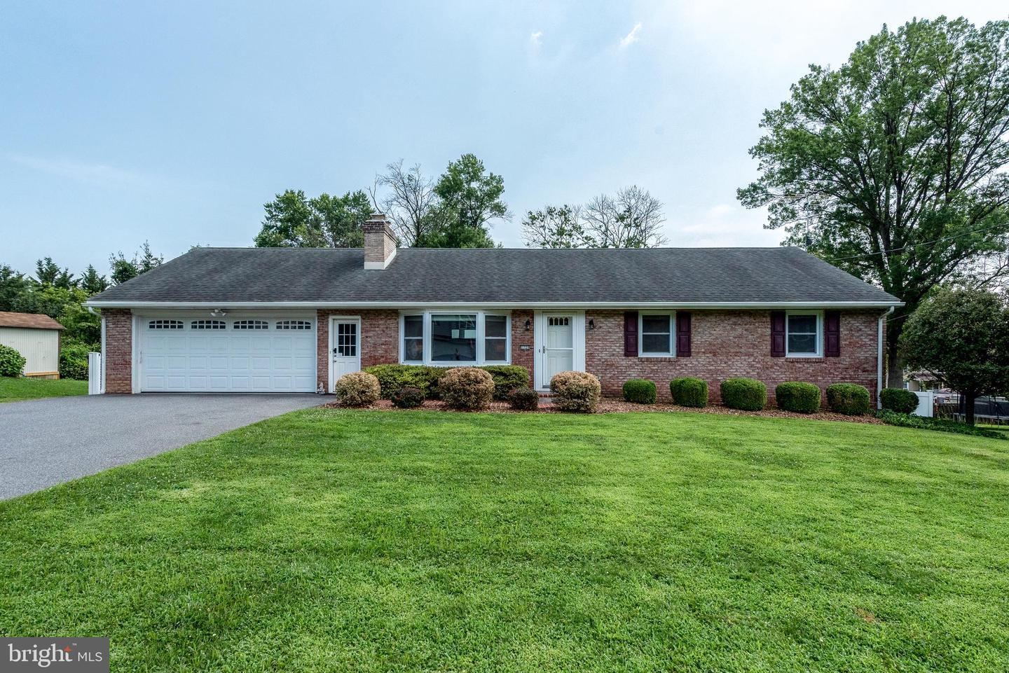 Property Photo: 1720 Pennsylvania Avenue PA 17602