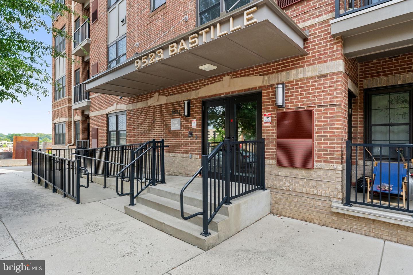 Property Photo:  9523 Bastille Street 305  VA 22031 