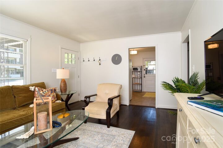 Property Photo:  1239 Reece Road  NC 28209 