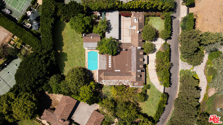 Property Photo:  327 Delfern Dr  CA 90077 