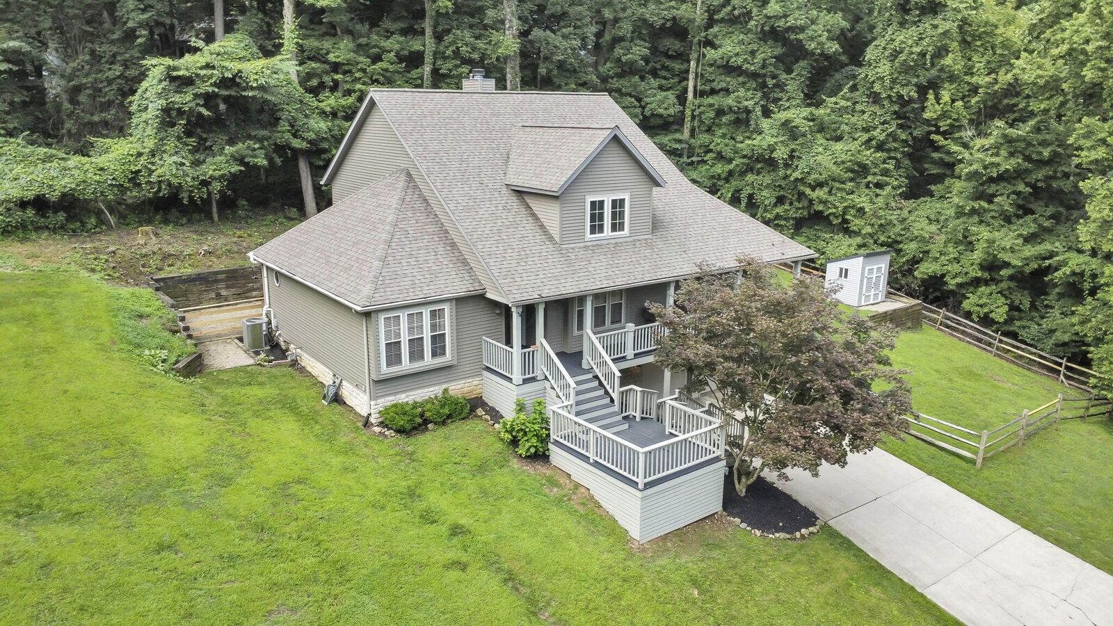 Property Photo:  193 Walnut Hills Drive  OH 43023 