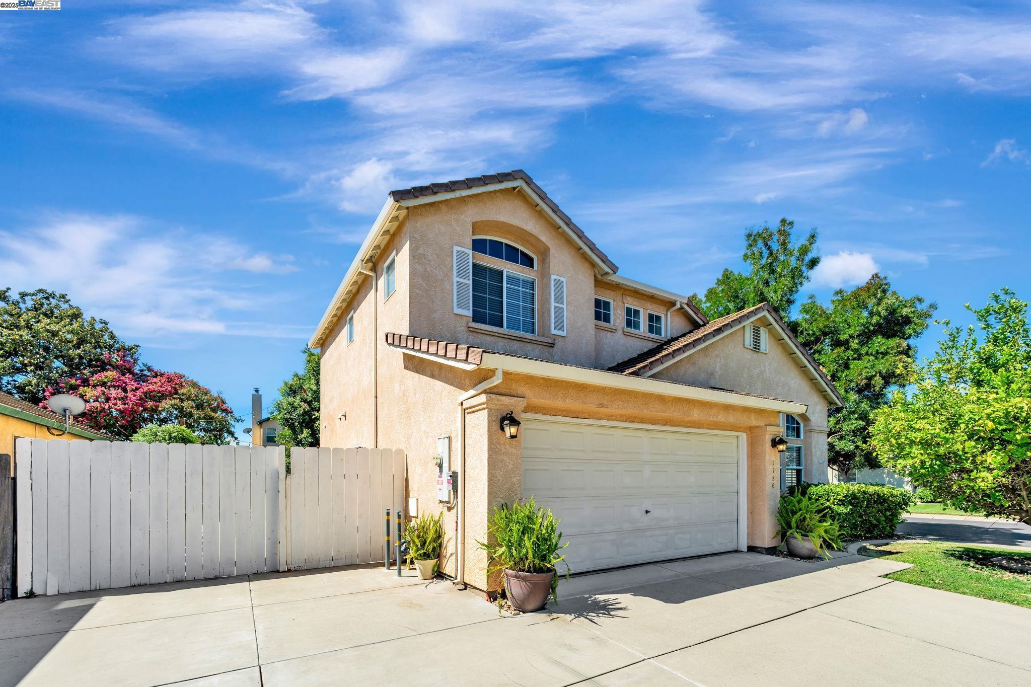 Property Photo: 1786 Bergthold Ct CA 95336