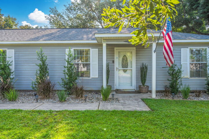 Property Photo:  1860 Eagle Lane  FL 32566 