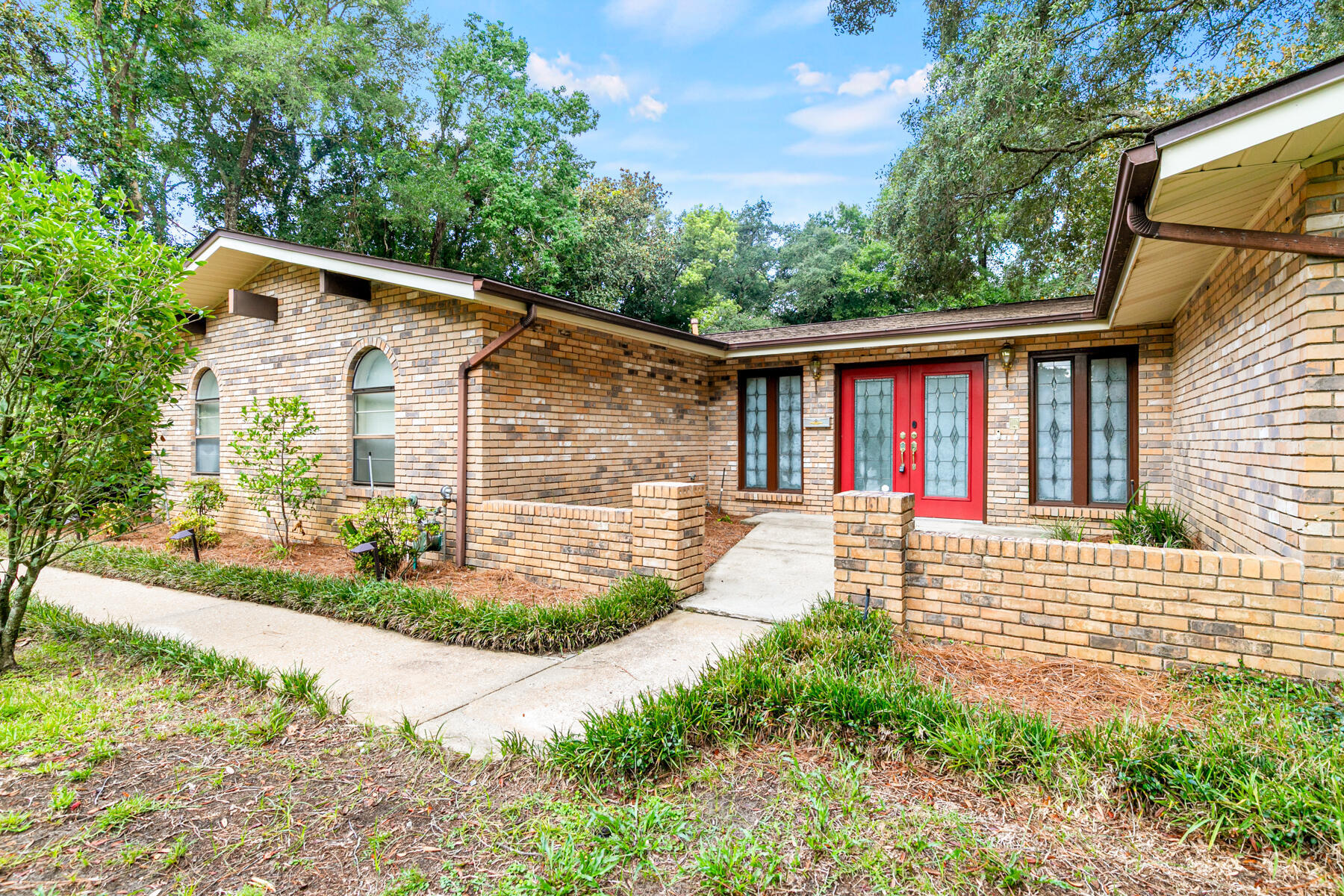 607 NE Country Club Avenue  Fort Walton Beach FL 32547 photo
