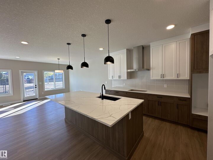 Property Photo:  145 Elm Street  AB T8L 0X8 