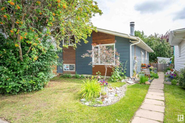 24 Westbend Street  Spruce Grove AB T7X 1W2 photo