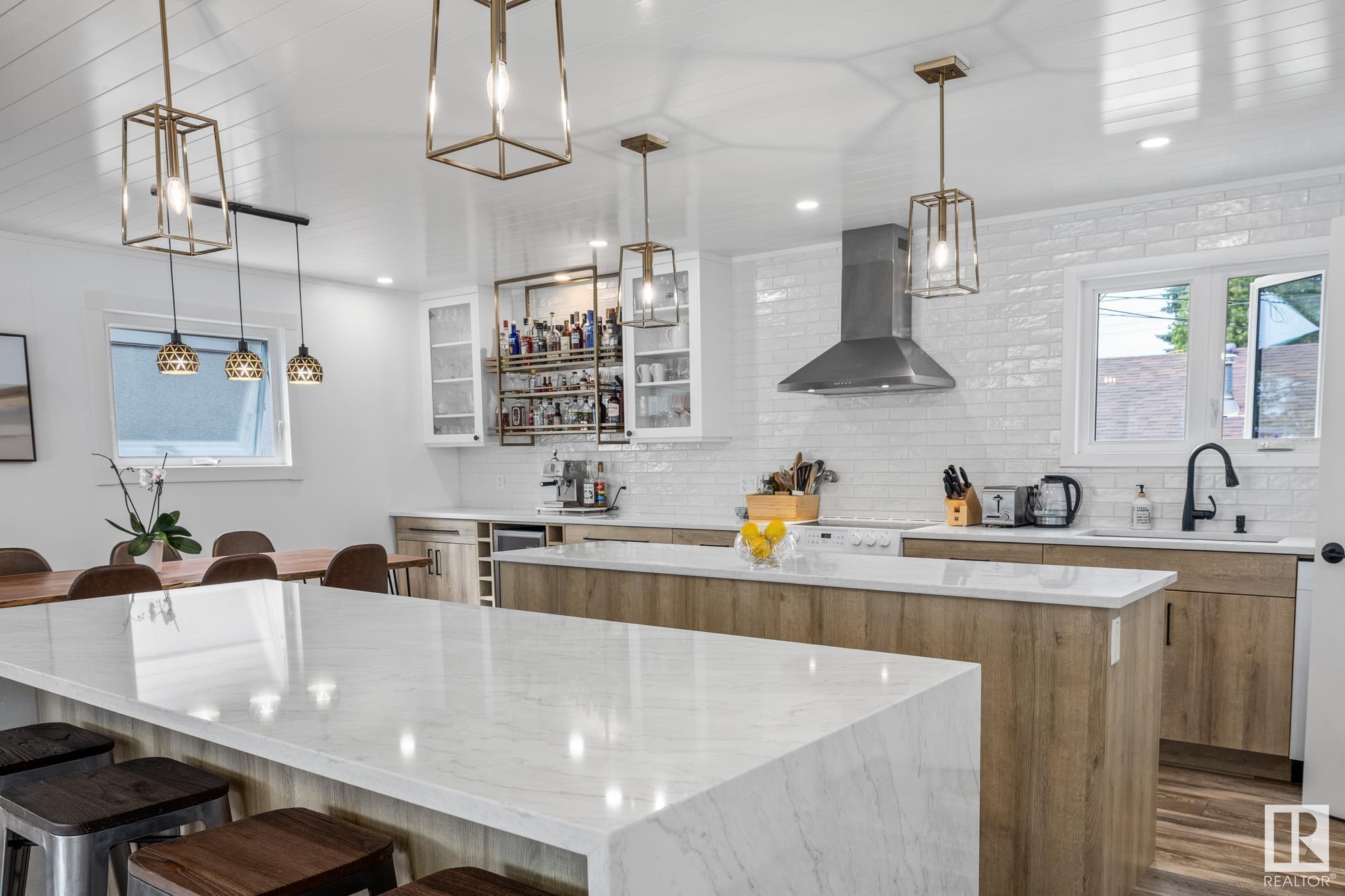 Property Photo: 6704 92 Avenue NW AB T6B 0S5