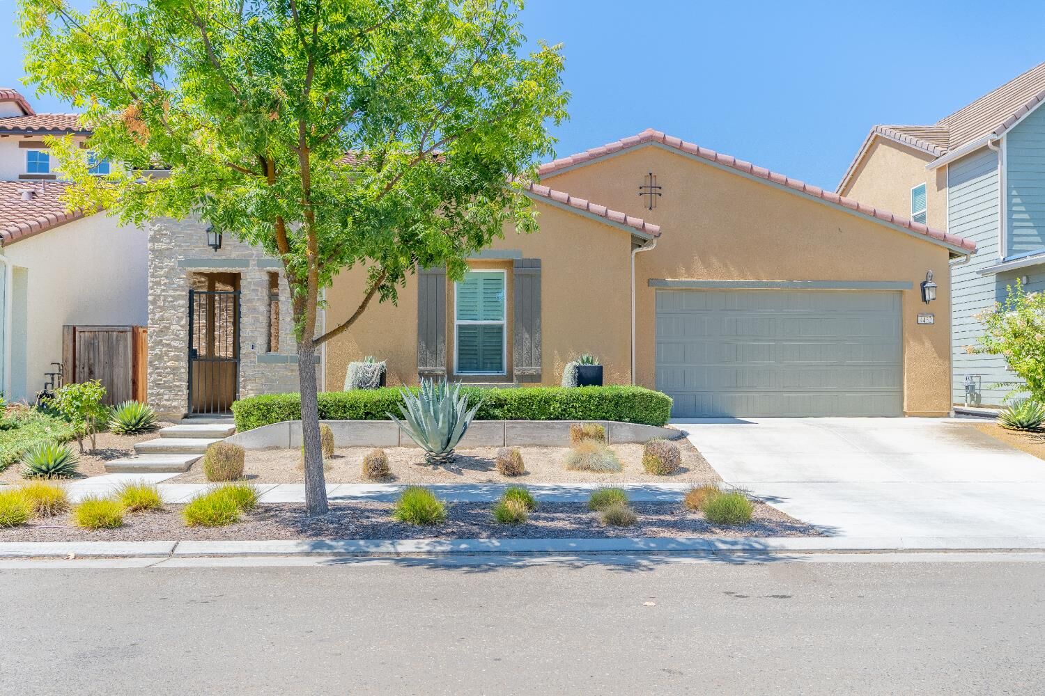 Property Photo:  4452 Hillside Road  CA 93636 