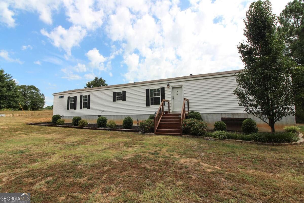 Property Photo:  60 Sandy Cross Road  GA 30648 