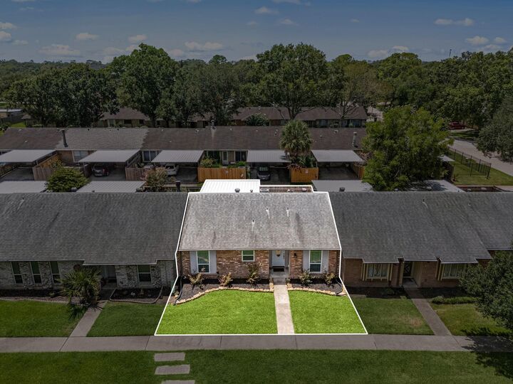 Property Photo:  3906 Laura Leigh Drive  TX 77546 