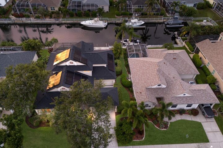 Property Photo:  4731 Starboard Drive  FL 34208 