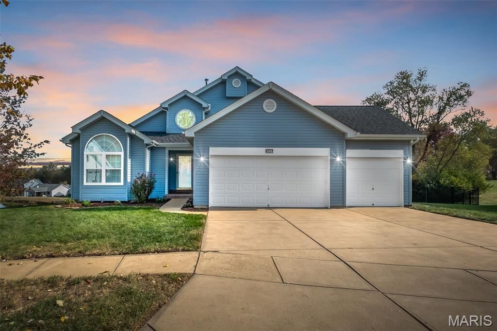 Property Photo:  1006 Silver Lake Ridge Drive  MO 63069 
