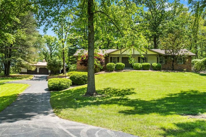 Property Photo:  18320 Fleur De Lis Drive  MO 63034 
