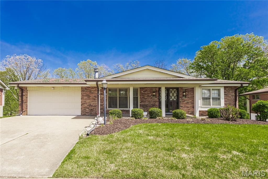 Property Photo:  4529 Mooncrest Drive  MO 63128 