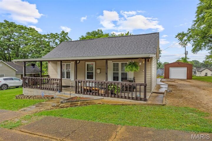 Property Photo: 208 Houser Street MO 63601