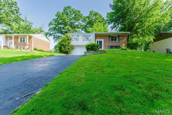 1029 Carole Lane  Ellisville MO 63021 photo