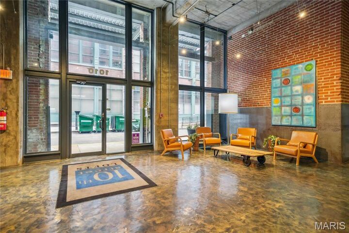 Property Photo: 1010 Saint Charles Street 701 MO 63101