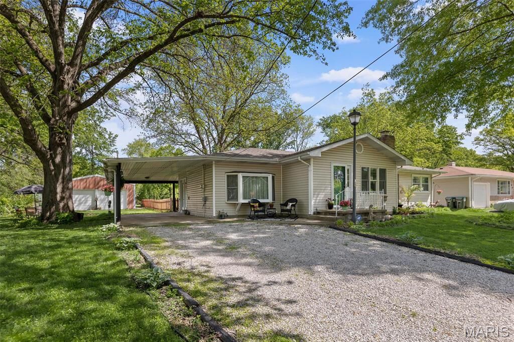 Property Photo: 407 East Mill Street IL 62243