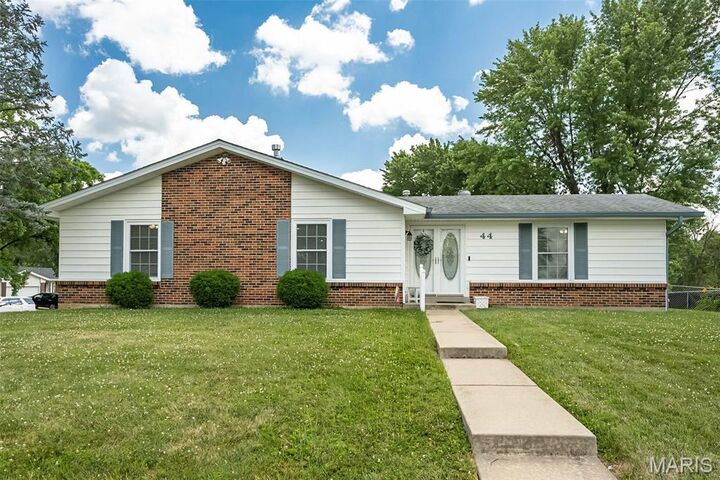 44 Park Charles Boulevard N  St Peters MO 63376 photo