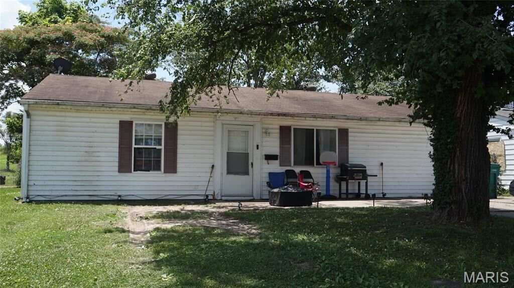 Property Photo:  10 Saint Gregory Drive  IL 62206 