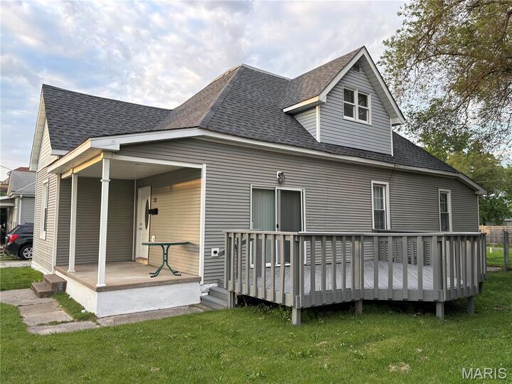 Property Photo: 618 Broadway IL 62024