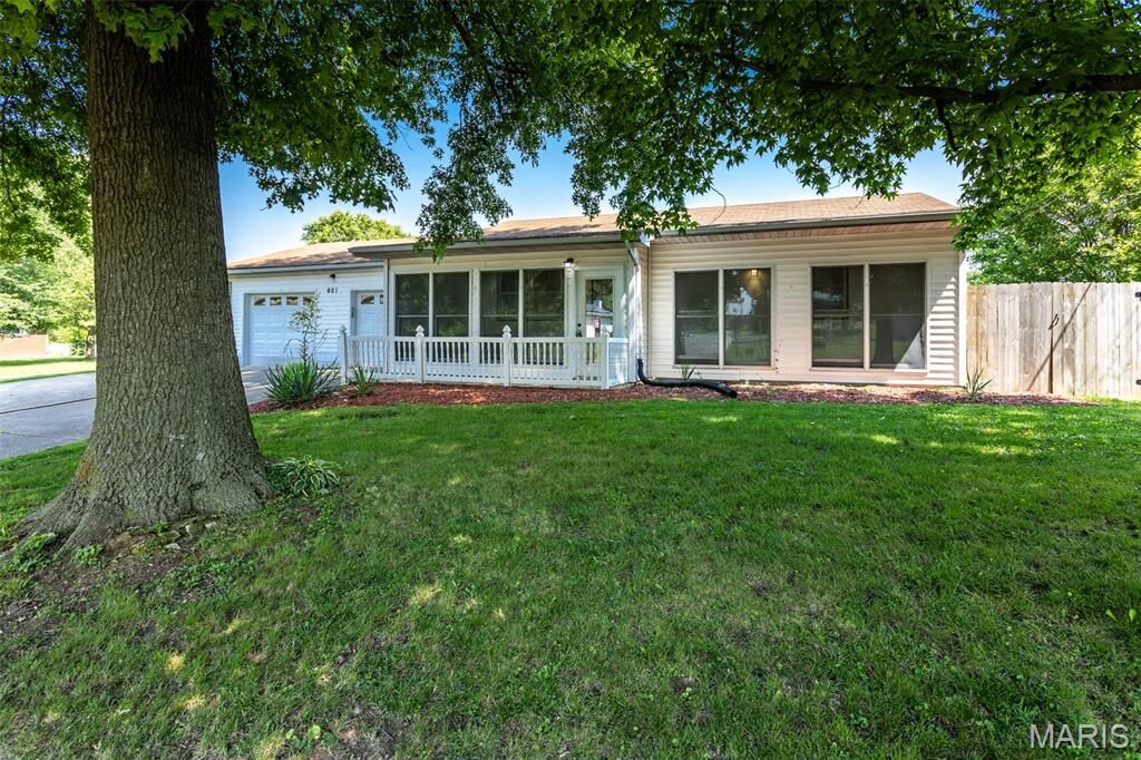 Property Photo:  601 Brown Street  IL 62012 