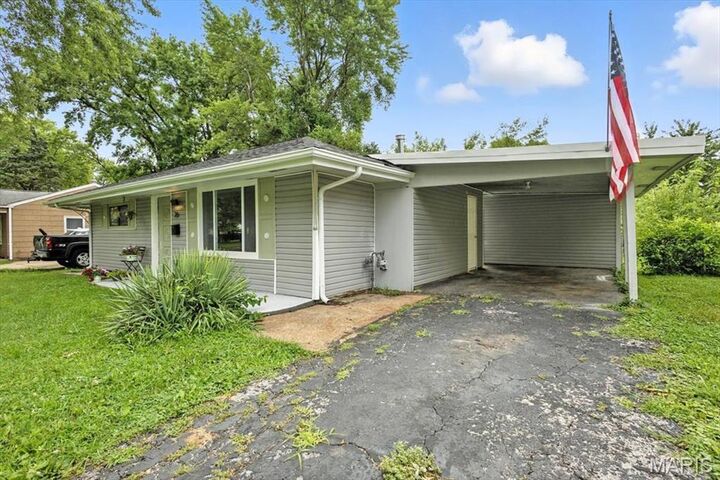 Property Photo:  26 Rissant Drive  MO 63031 