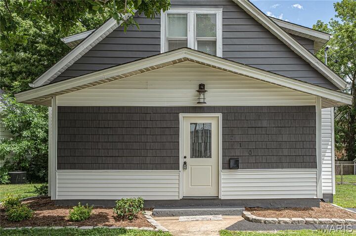 Property Photo: 210 Springer Avenue IL 62025