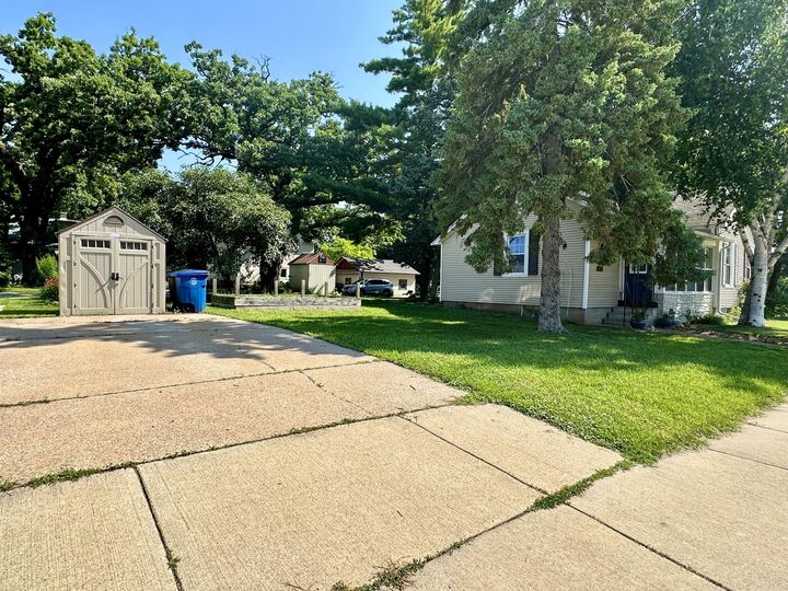 Property Photo: 704 Bismarck Ave WI 54902