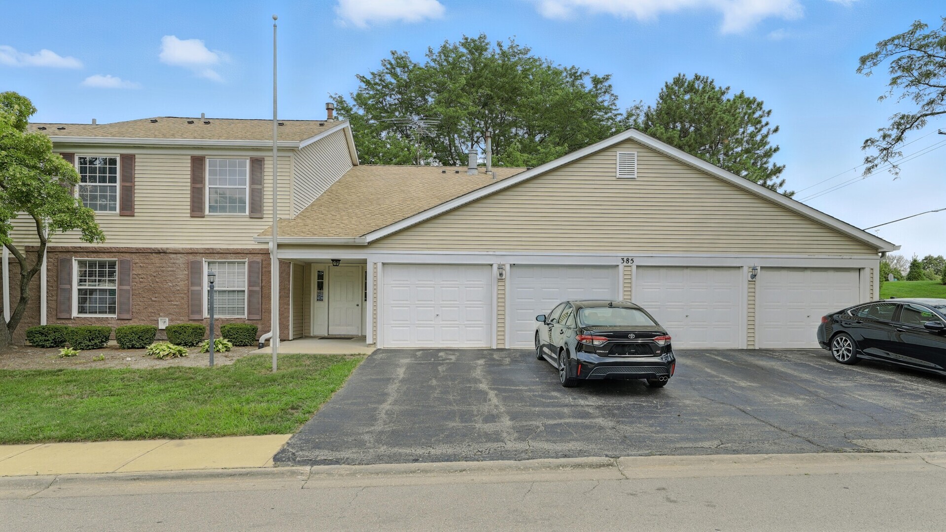 385 Newport Lane D1  Bartlett IL 60103 photo
