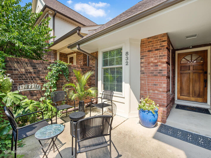 Property Photo:  832 N Driveway Road  IL 60137 