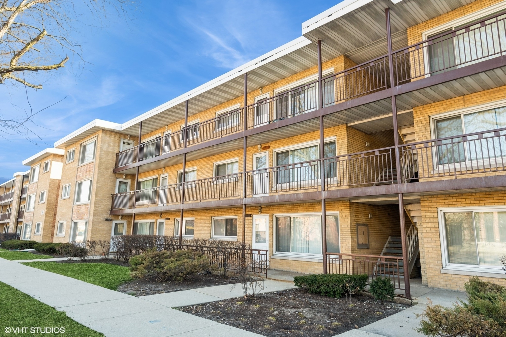 Property Photo: 4907 N Harlem Avenue 1 IL 60656