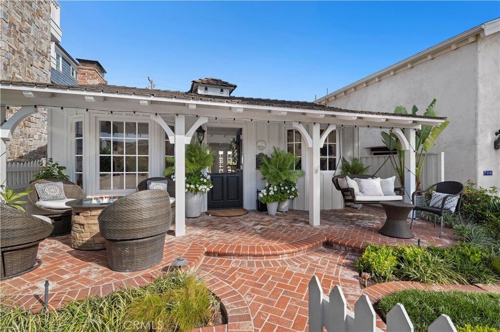 Property Photo: 708 Orchid Avenue CA 92625