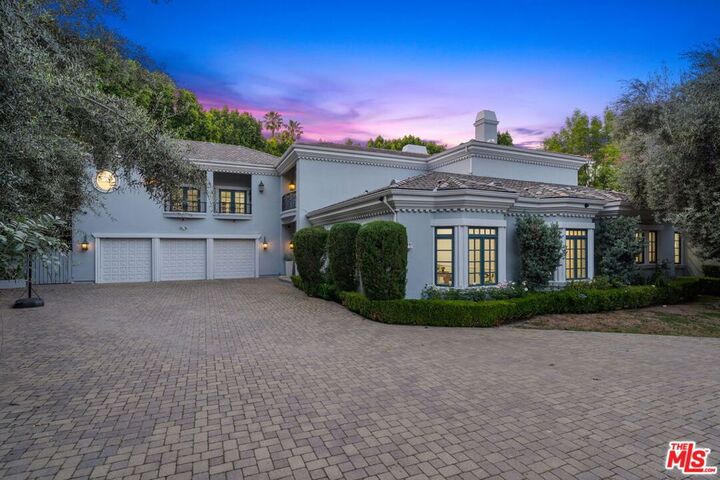 4923 Amigo Avenue  Tarzana CA 91356 photo