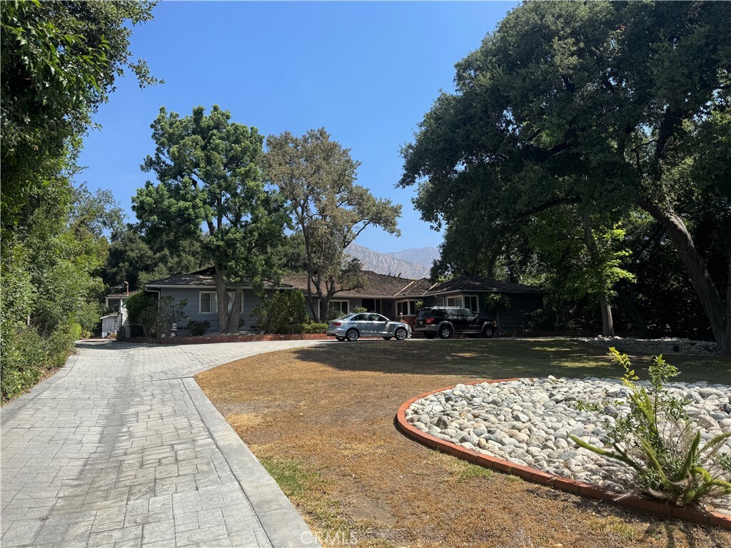 Property Photo:  827 Hampton Road  CA 91006 
