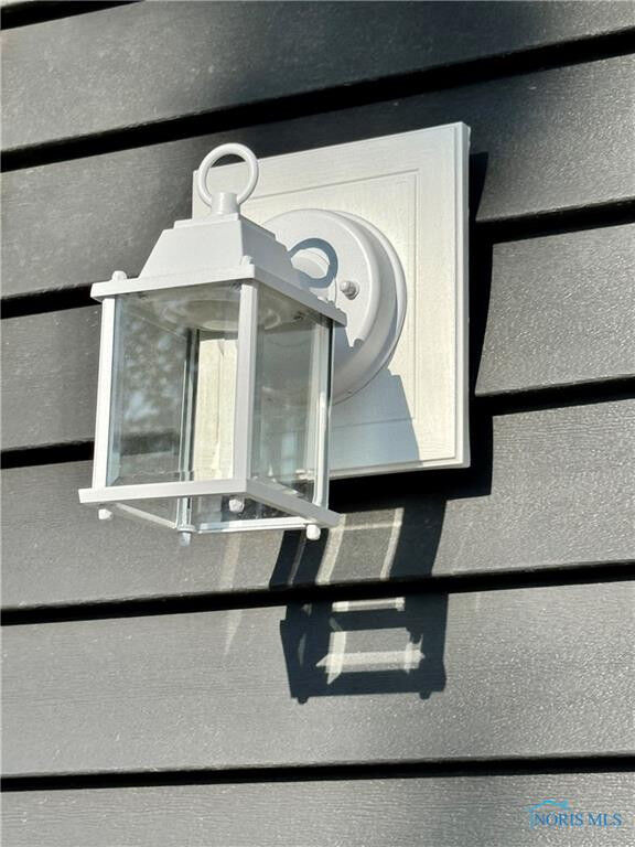 Property Photo:  402 Empire Street  OH 43543 