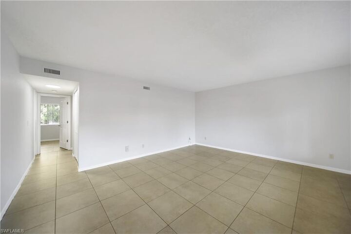 Property Photo: 4621 Bayshore Dr Q4 FL 34112