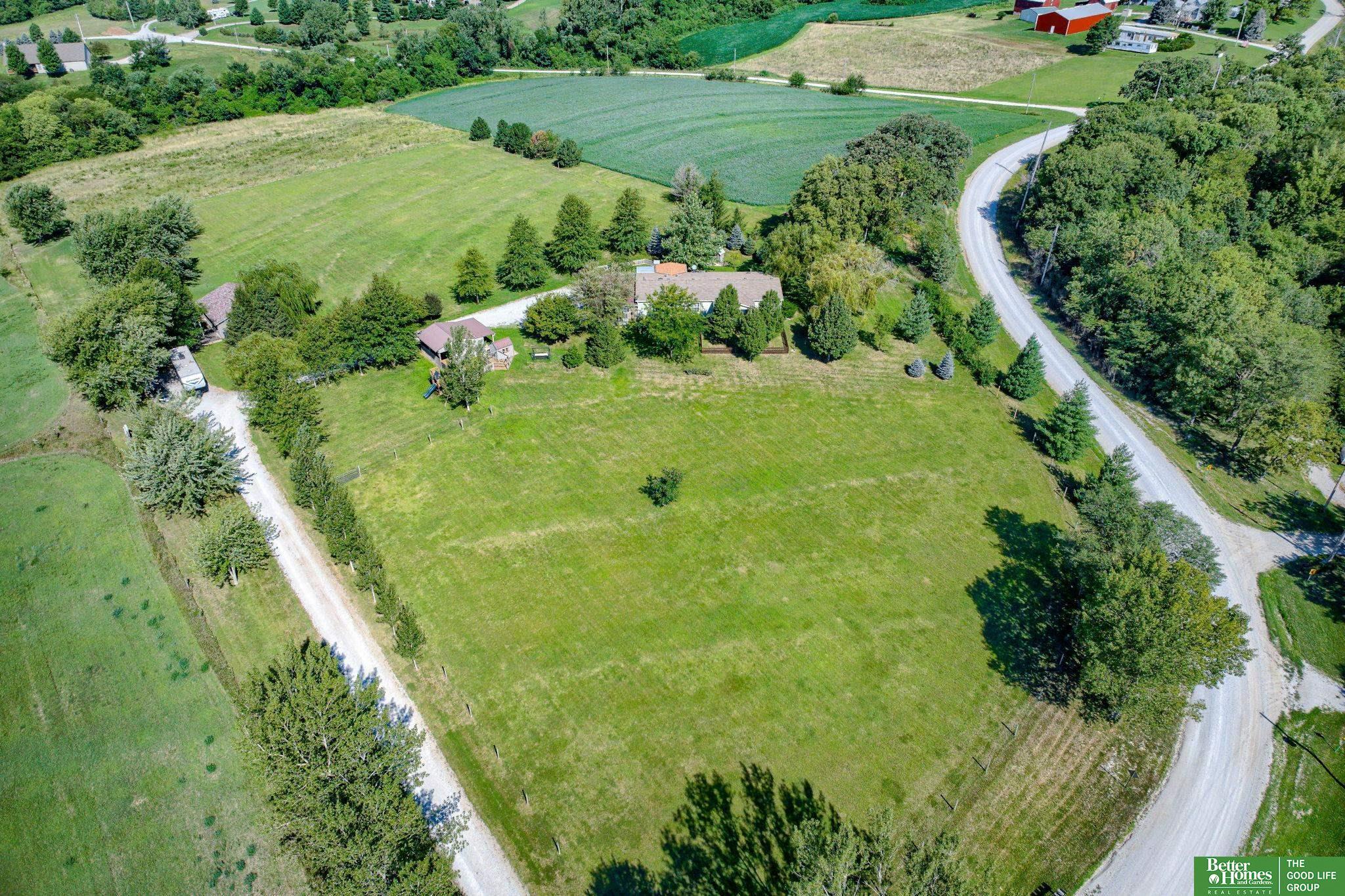 Property Photo: 763 N 60 Road NE 68410