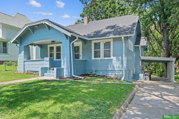 Property Photo: 3824 Seward Street NE 68111