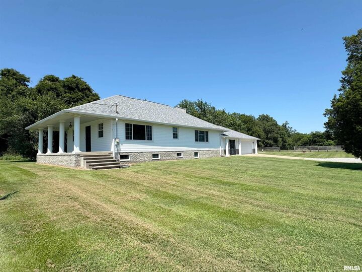 Property Photo: 16488 Route 37 IL 62951